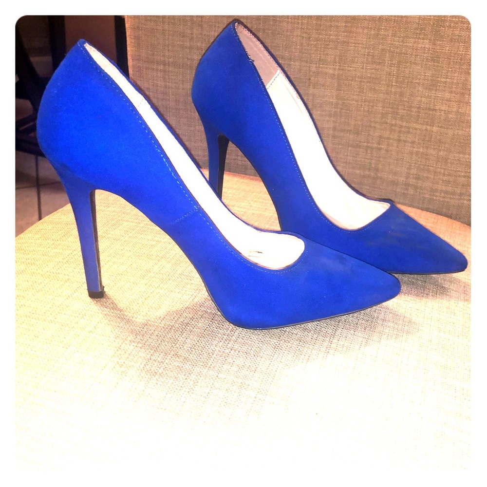 True Blue Suede Pumps!